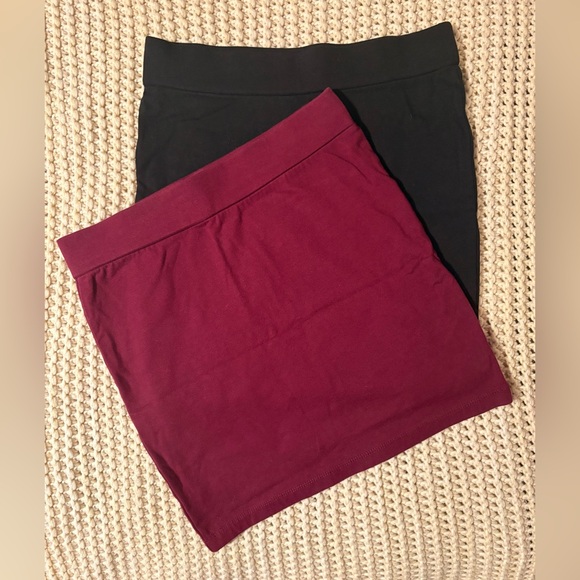 ❣️$5 Deal❣️ F21 Bundle of 2 Mini Skirts - Picture 2 of 9